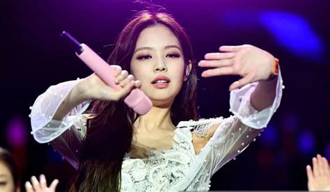 Police asked to investigate Blackpink photo leak